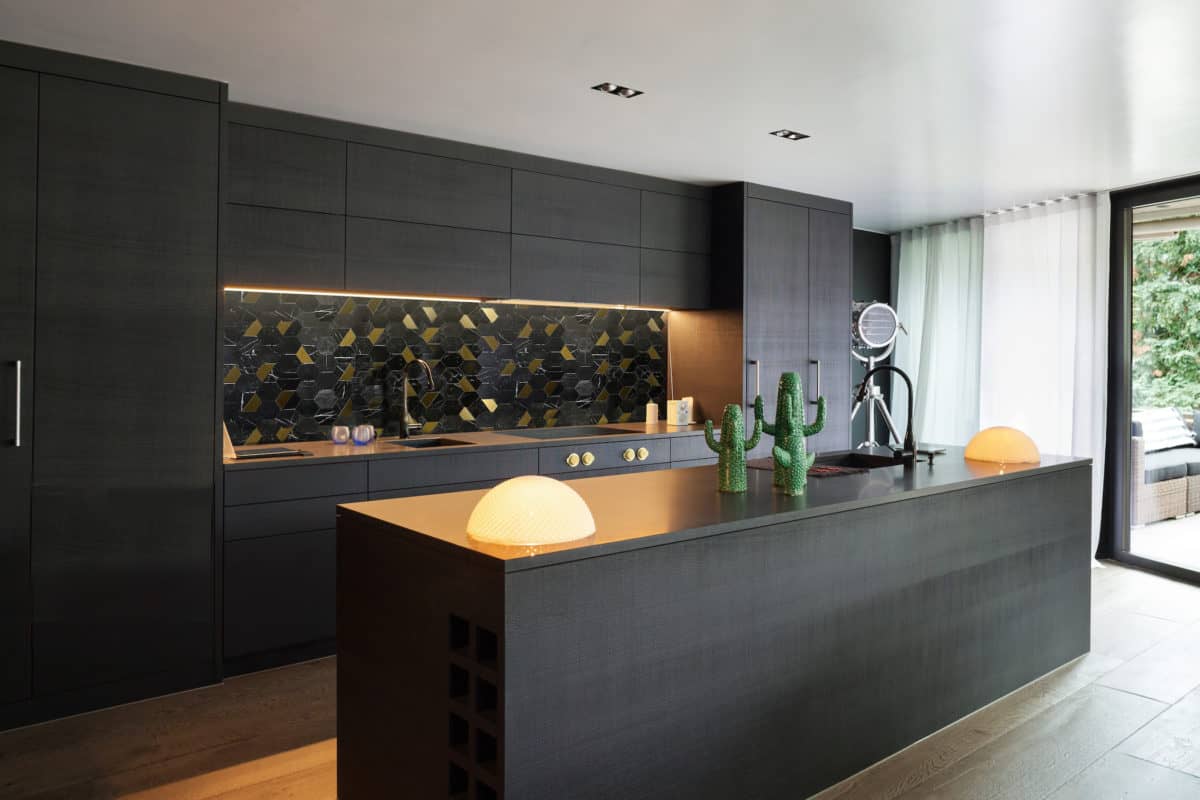 Marmos - Fairmont Brass Black Hex Mosaic